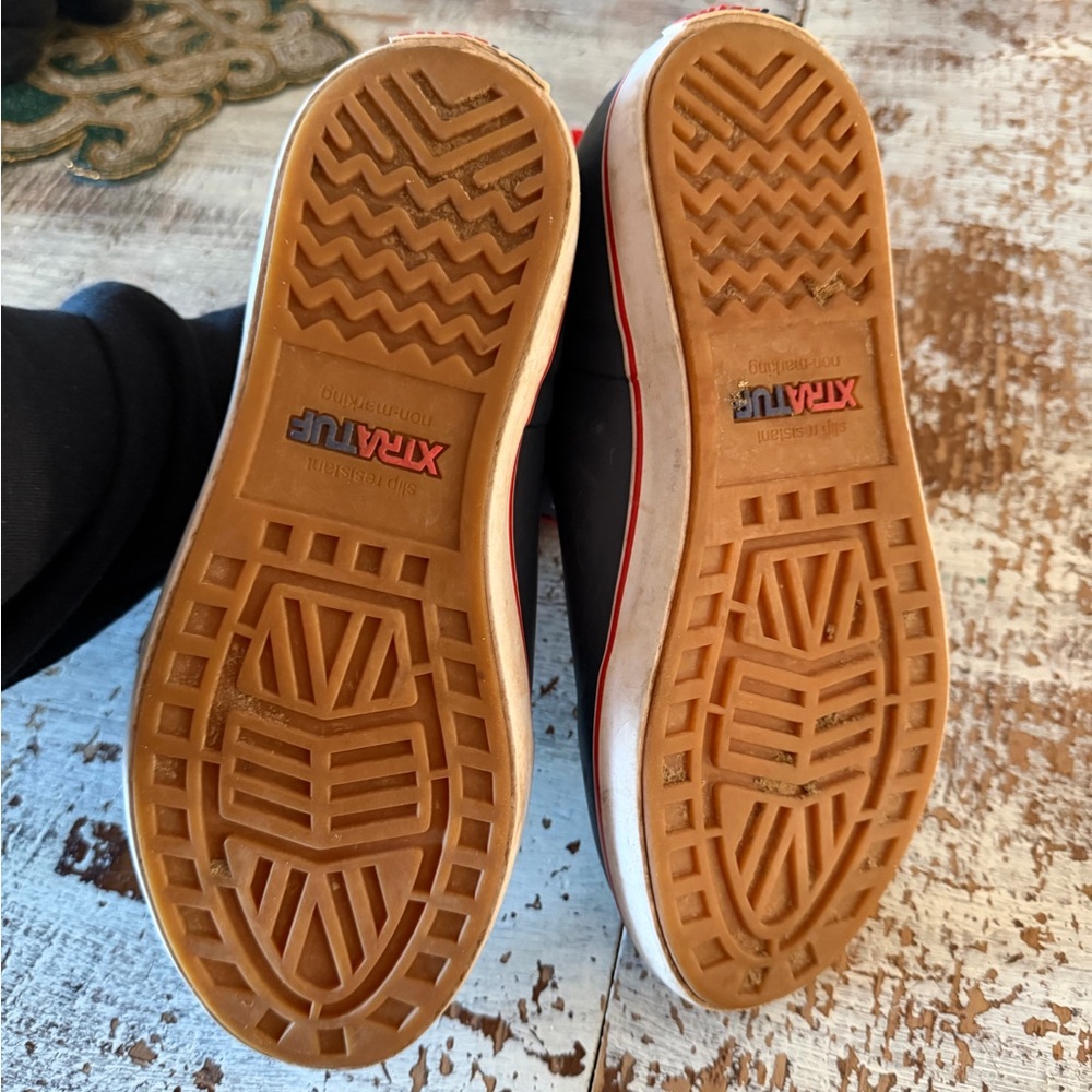 Kids Xtratuf ankle deck boots size 5 - Picture 5 of 5